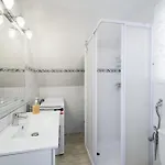 Noasti De Steram Flats Apartament *